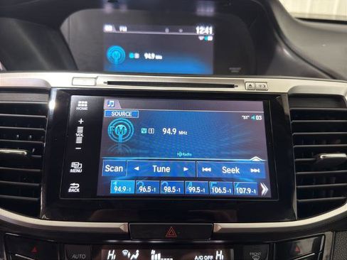 Used 2017 Honda Accord EX image 4