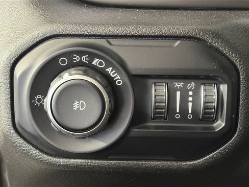 Used 2019 Jeep Wrangler Unlimited Sport S AWD/4WD image 26