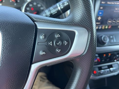 Used 2023 GMC Acadia SLE w/ Driver Convenience Package image 19