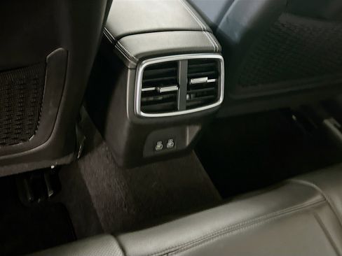 Used 2025 Genesis G70 2.5T AWD/4WD image 28