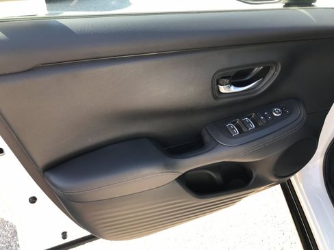 Used 2023 Honda HR-V EX-L image 12