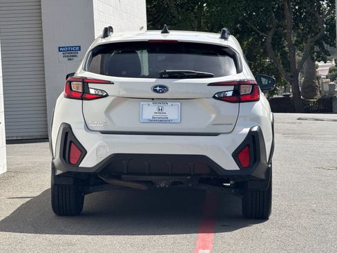 Used 2024 Subaru Crosstrek 2.0i Premium image 9