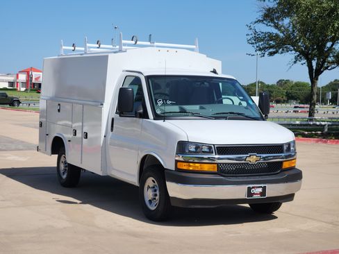 New 2025 Chevrolet Express 3500 w/ Power Convenience Package image 2