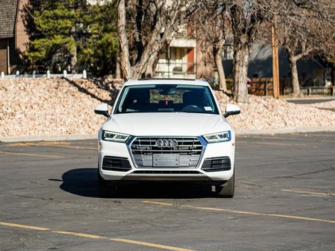 Used 2018 Audi Q5 2.0T Premium Plus w/ Premium Plus Package image 2