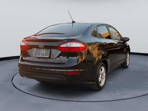 Used 2017 Ford Fiesta SE image 5