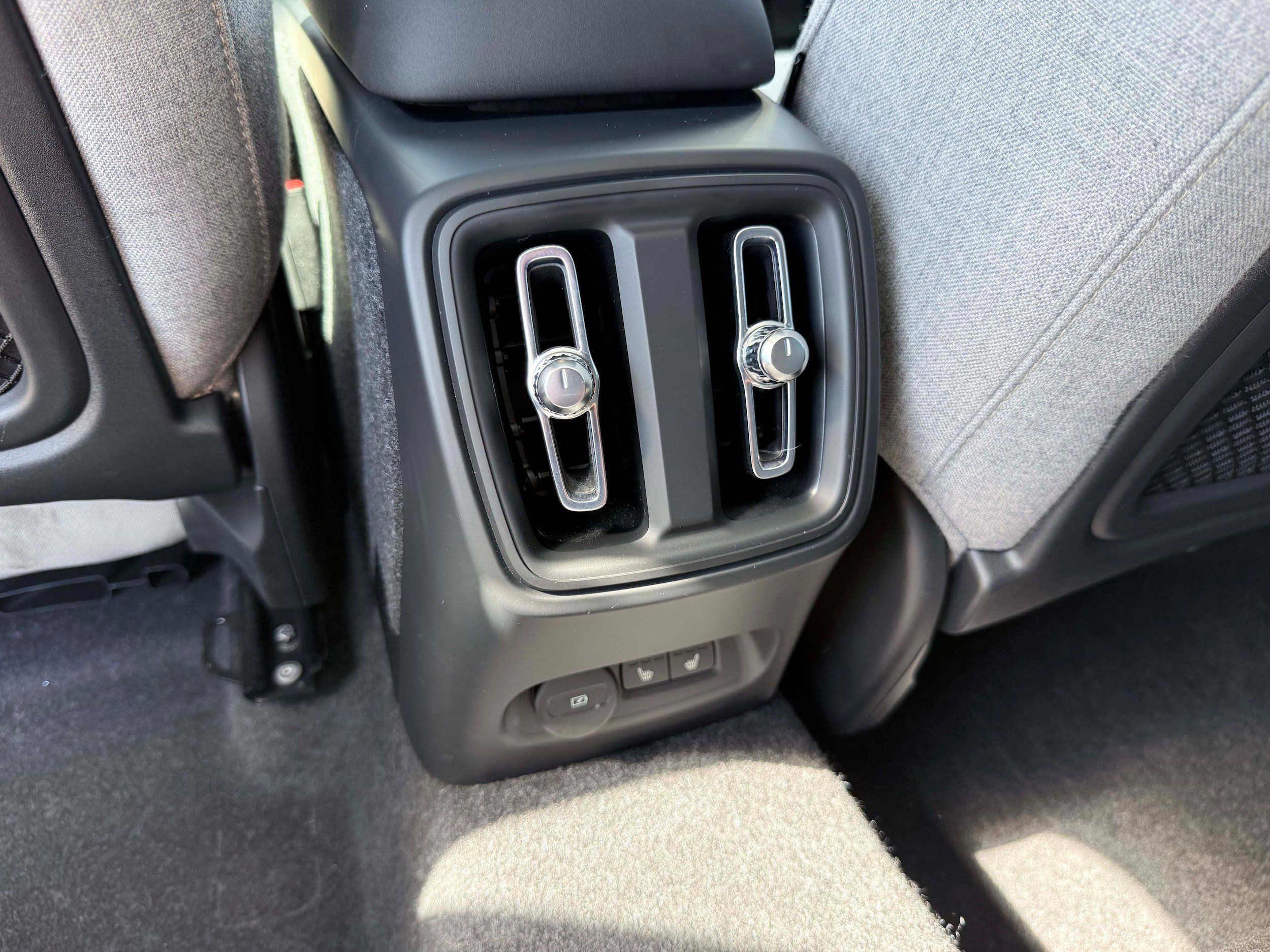 Certified 2023 Volvo C40 P8 Recharge Ultimate AWD/4WD image 16