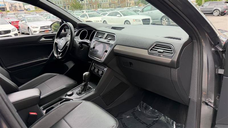Used 2021 Volkswagen Tiguan SE R-Line AWD/4WD image 15
