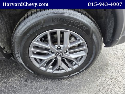 Used 2024 Nissan Rogue S AWD/4WD image 40