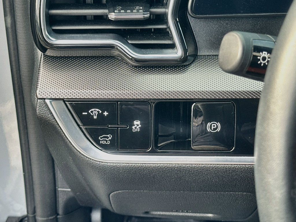 Certified 2024 Kia Sportage SX FWD image 10