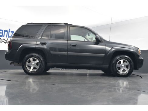 Used 2005 Chevrolet TrailBlazer LS w/ LS Preferred Equipment Group AWD/4WD image 30