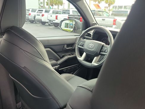 Used 2026 Toyota 4Runner SR5 AWD/4WD image 14