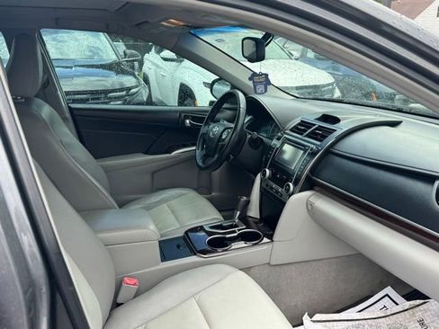 Used 2013 Toyota Camry XLE w/ Leather Pkg FWD image 11