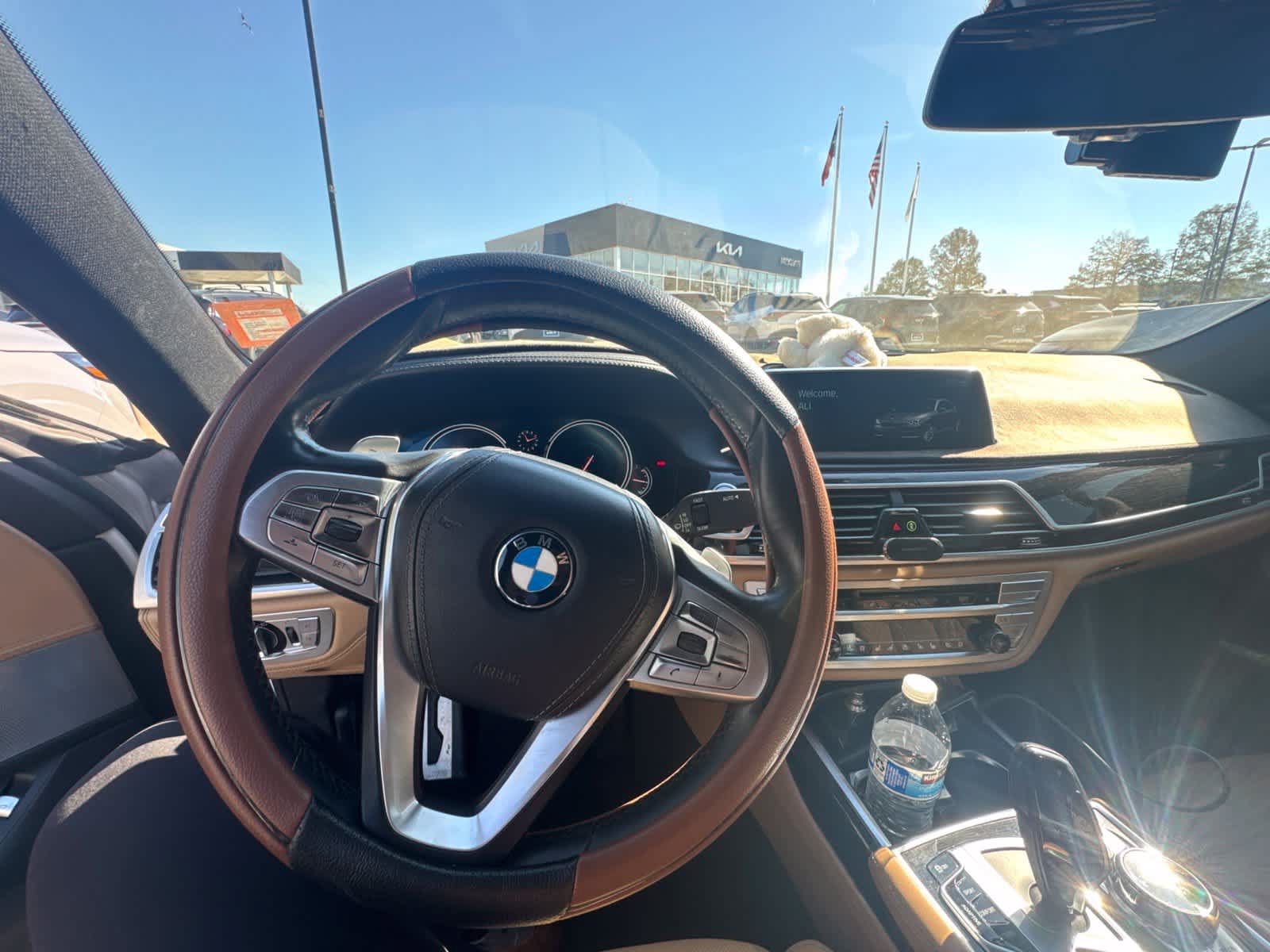 Used 2017 BMW 750i RWD image 7