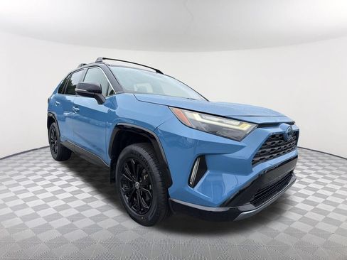 Used 2022 Toyota RAV4 XSE AWD/4WD image 3