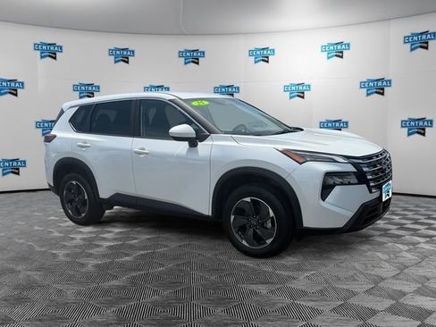 Used 2025 Nissan Rogue SV AWD/4WD image 7