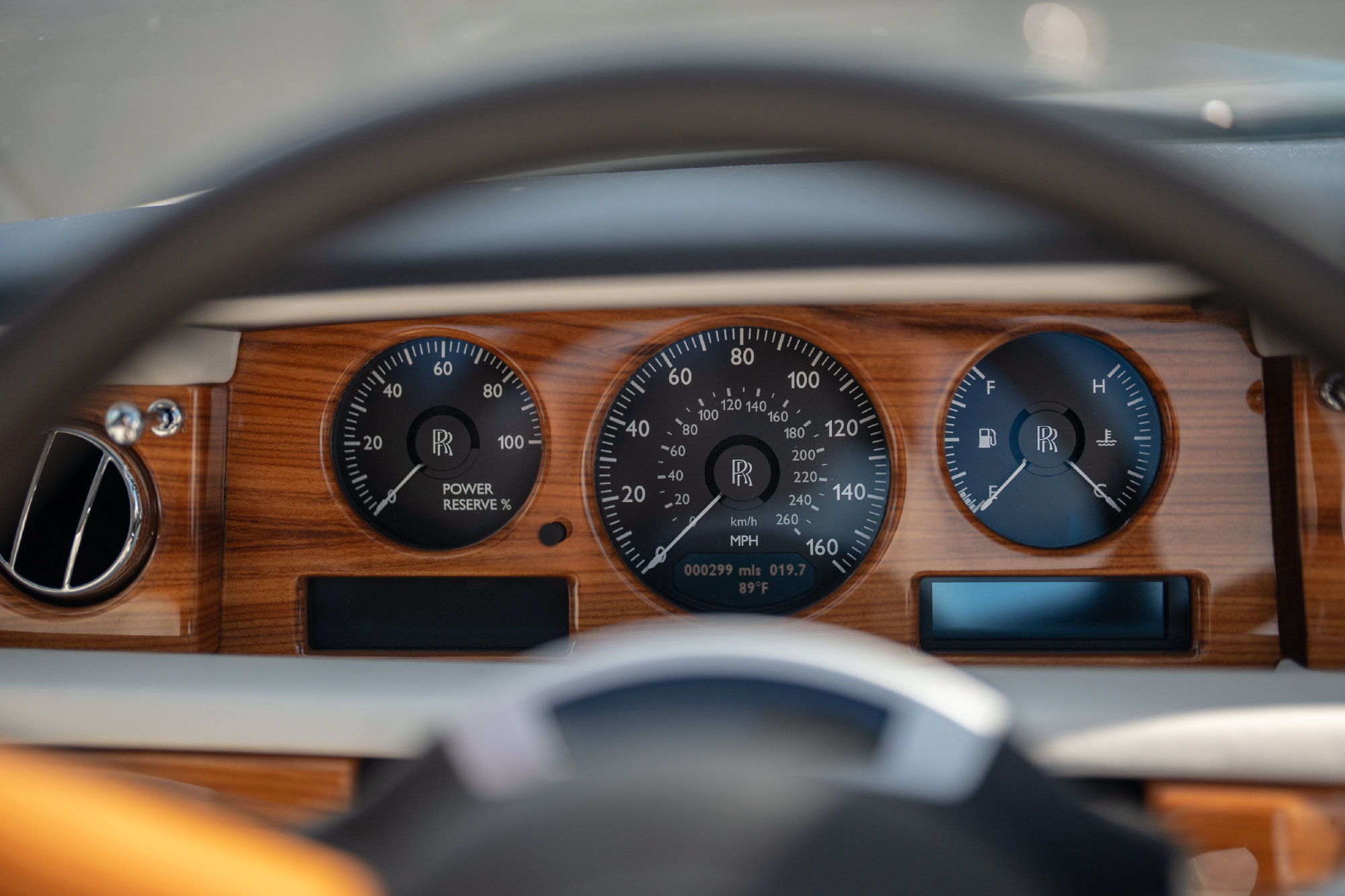 Used 2011 Rolls-Royce Phantom Drophead Coupe RWD image 34