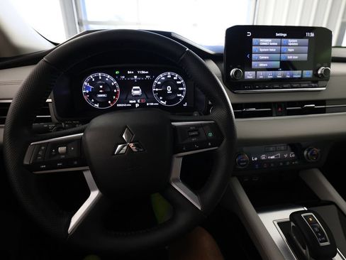 Used 2024 Mitsubishi Outlander SEL FWD image 18