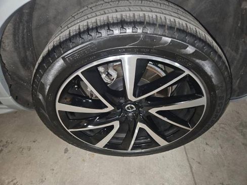 Certified 2024 Volvo XC90 B6 Plus image 21