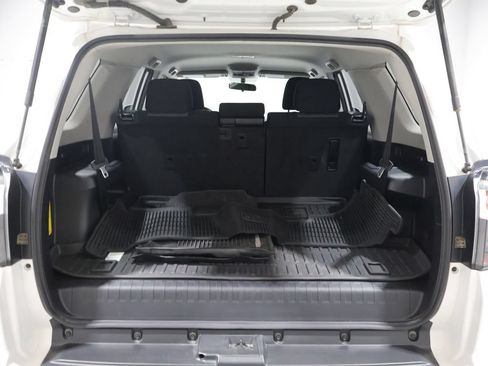 Used 2019 Toyota 4Runner SR5 AWD/4WD image 5