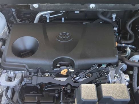 Used 2022 Toyota RAV4 XLE image 15