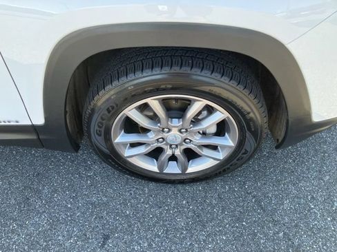 Used 2023 GMC Terrain SLT w/ Tech Package AWD/4WD image 11