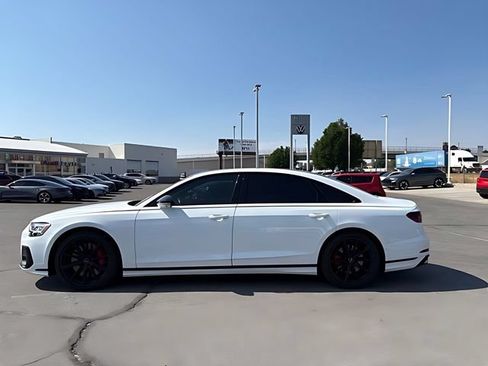 Used 2022 Audi S8 AWD/4WD image 6