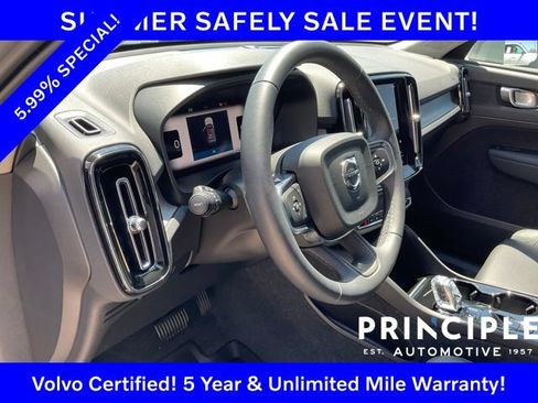 Certified 2025 Volvo XC40 B5 Plus w/ Protection Package Premier AWD/4WD image 15