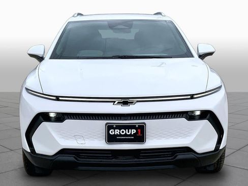 New 2026 Chevrolet Equinox EV LT FWD image 2