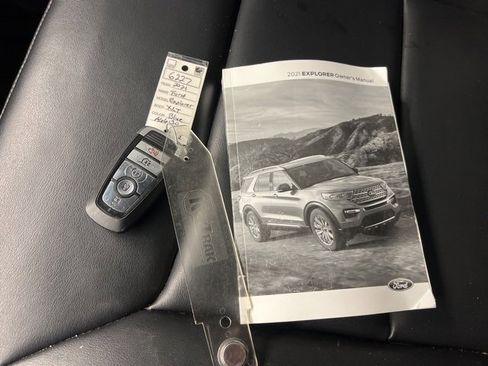 Used 2021 Ford Explorer XLT w/ Equipment Group 202A image 32