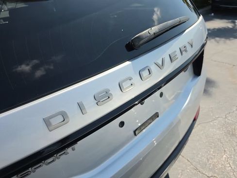 Used 2018 Land Rover Discovery Sport SE AWD/4WD image 6