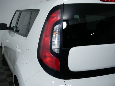 Used 2016 Kia Soul Base image 12