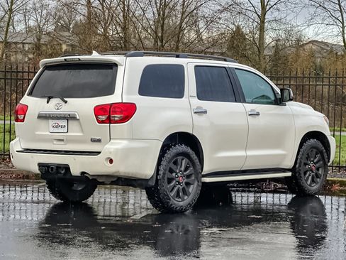 Used 2014 Toyota Sequoia Platinum image 4