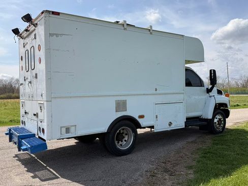 Used 2009 GMC TopKick C4500 2WD Regular Cab image 5