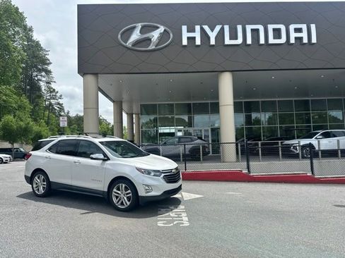 Used 2018 Chevrolet Equinox Premier FWD image 1