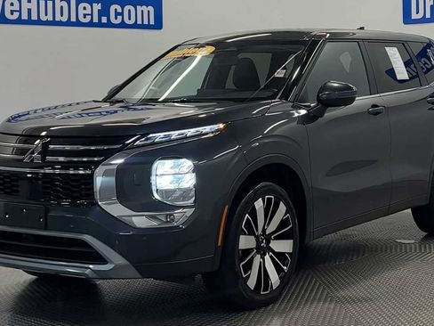 Used 2025 Mitsubishi Outlander SE AWD/4WD image 4