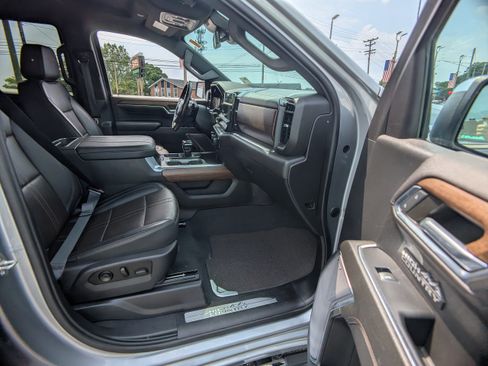 Used 2023 Chevrolet Silverado 1500 High Country w/ Z71 Off-Road Package AWD/4WD image 12