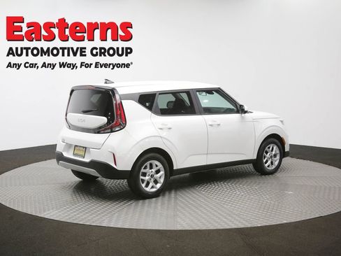 Used 2025 Kia Soul LX w/ LX Technology Package FWD image 41
