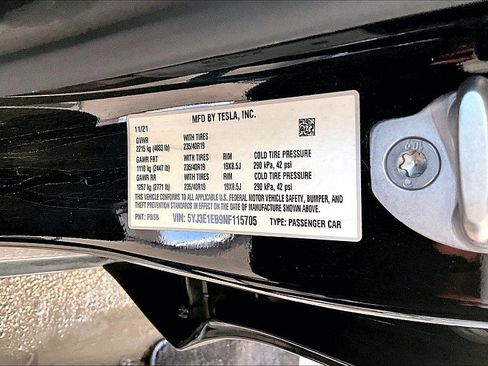 Used 2022 Tesla Model 3 Long Range AWD/4WD image 25