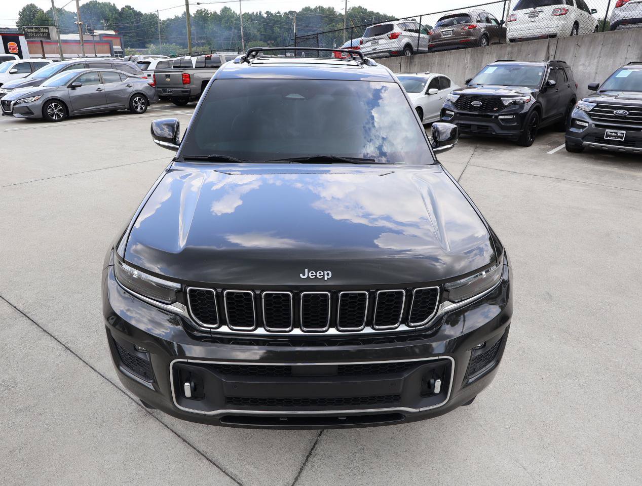 Used 2022 Jeep Grand Cherokee L Overland w/ Luxury Tech Group IV AWD/4WD image 11