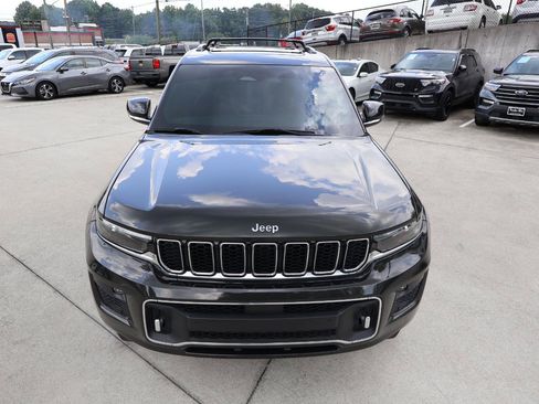 Used 2022 Jeep Grand Cherokee L Overland w/ Luxury Tech Group IV AWD/4WD image 11