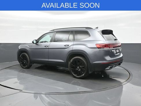 Used 2024 Volkswagen Atlas SE AWD/4WD image 5