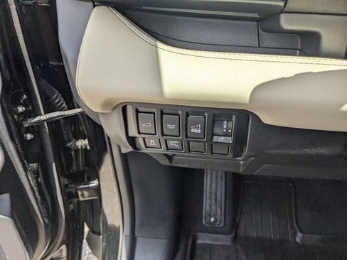 Used 2022 Subaru Ascent Touring AWD/4WD image 31