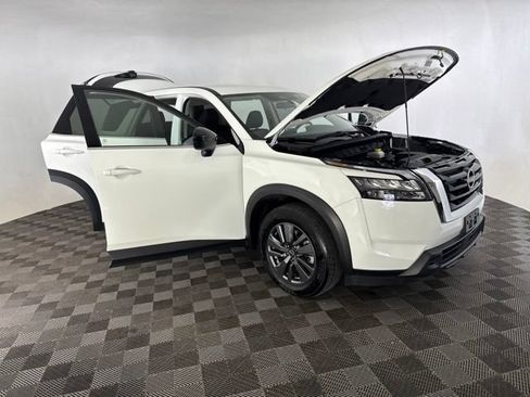 Certified 2025 Nissan Pathfinder S AWD/4WD image 12