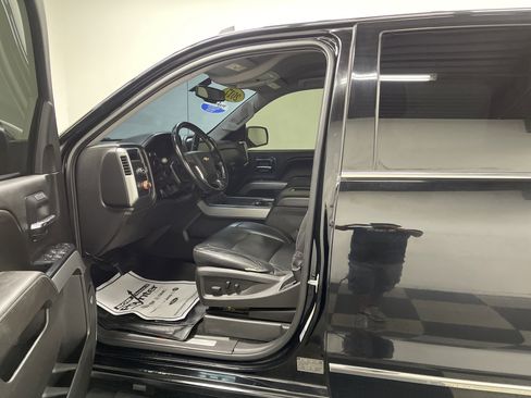 Used 2017 Chevrolet Silverado 1500 LTZ Z71 w/ LTZ Plus Package AWD/4WD image 9