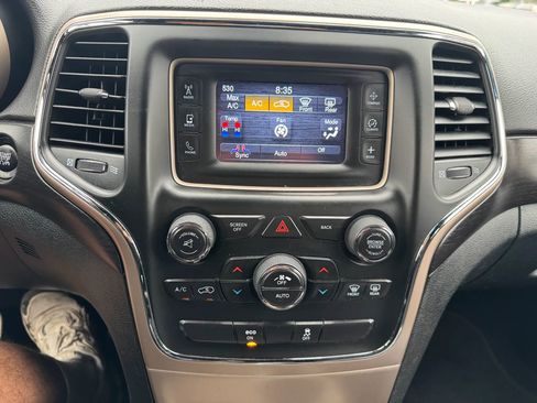 Used 2014 Jeep Grand Cherokee Laredo AWD/4WD image 15