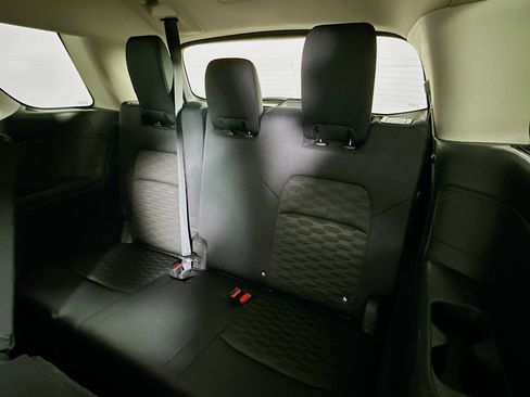 Used 2024 Nissan Pathfinder S image 28