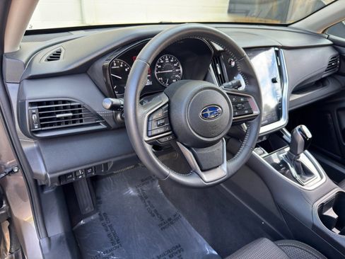 Used 2024 Subaru Outback Premium AWD/4WD image 12