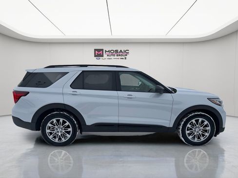 New 2026 Ford Explorer Active w/ Active Comfort Package image 9