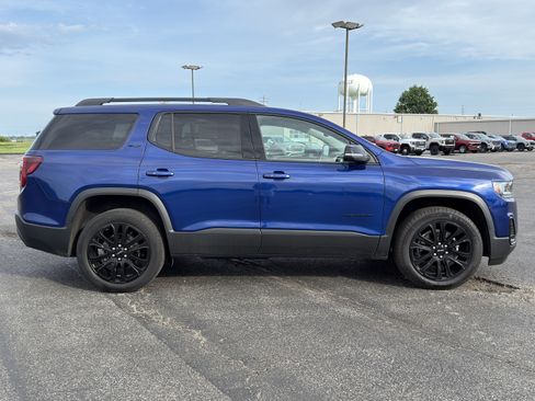 Used 2023 GMC Acadia SLT w/ Elevation Edition AWD/4WD image 2