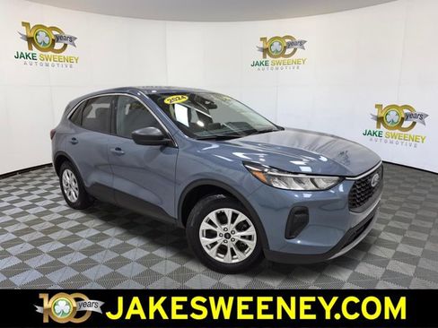 Used 2024 Ford Escape Active w/ Cold Weather Package FWD image 1